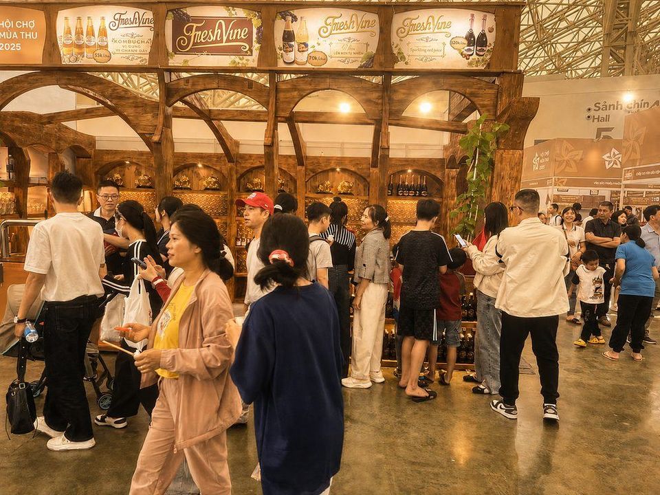 Freshvine booth đông khách Hội chợ Mùa Thu 2025